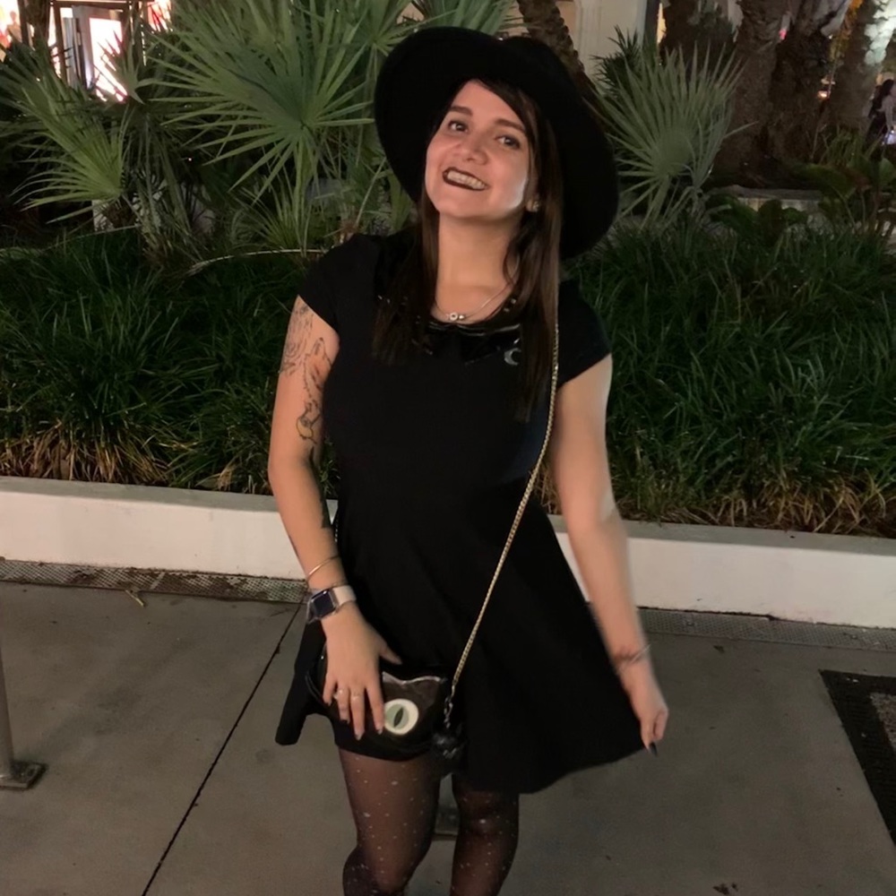 Meet your Posher, Laura